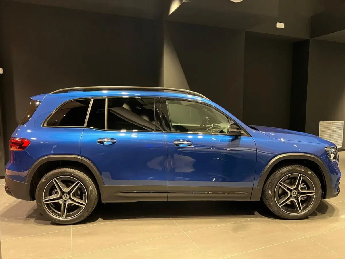 Mercedes-Benz GLB nuova a Pisa (3)