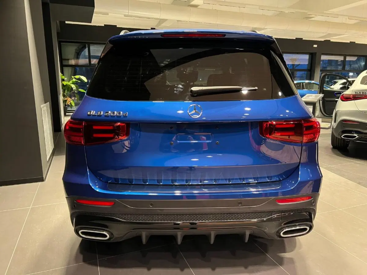 Mercedes-Benz GLB nuova a Pisa (5)