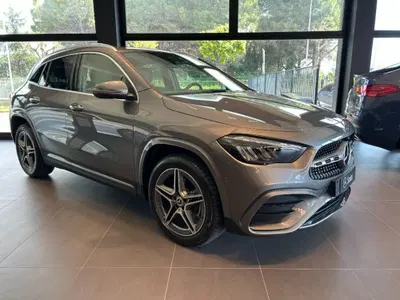 Mercedes-Benz GLA SUV 250 e Plug-in hybrid Automatic Premium del 2025 usata a Siena