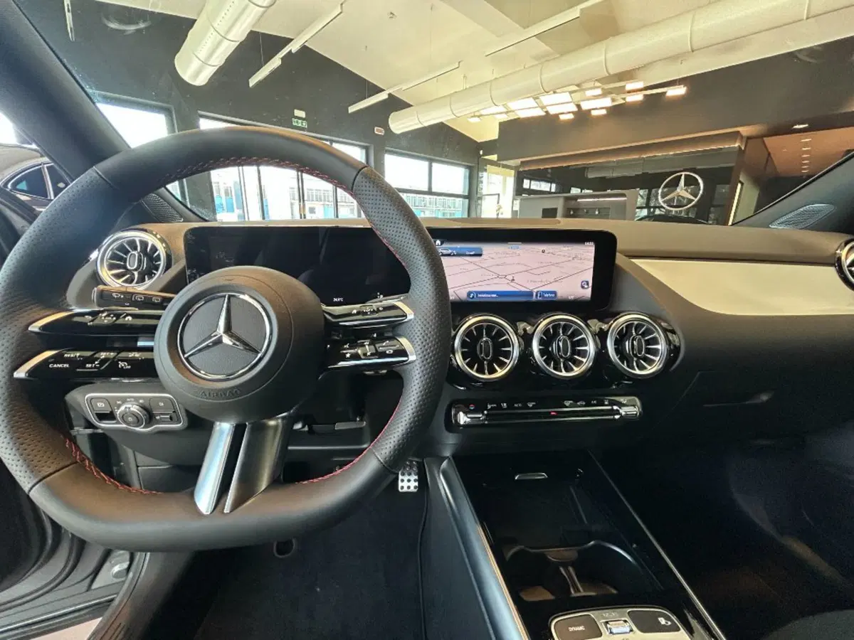 Mercedes-Benz GLA SUV usata a Siena (12)
