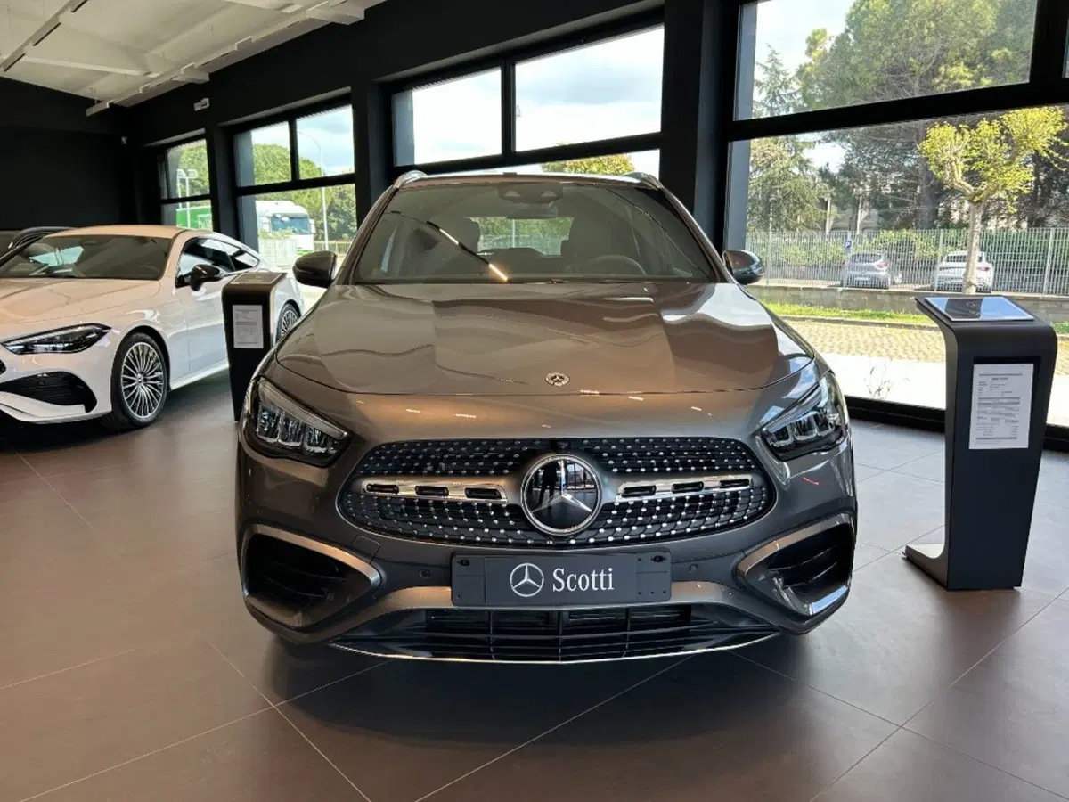 Mercedes-Benz GLA SUV usata a Siena (3)