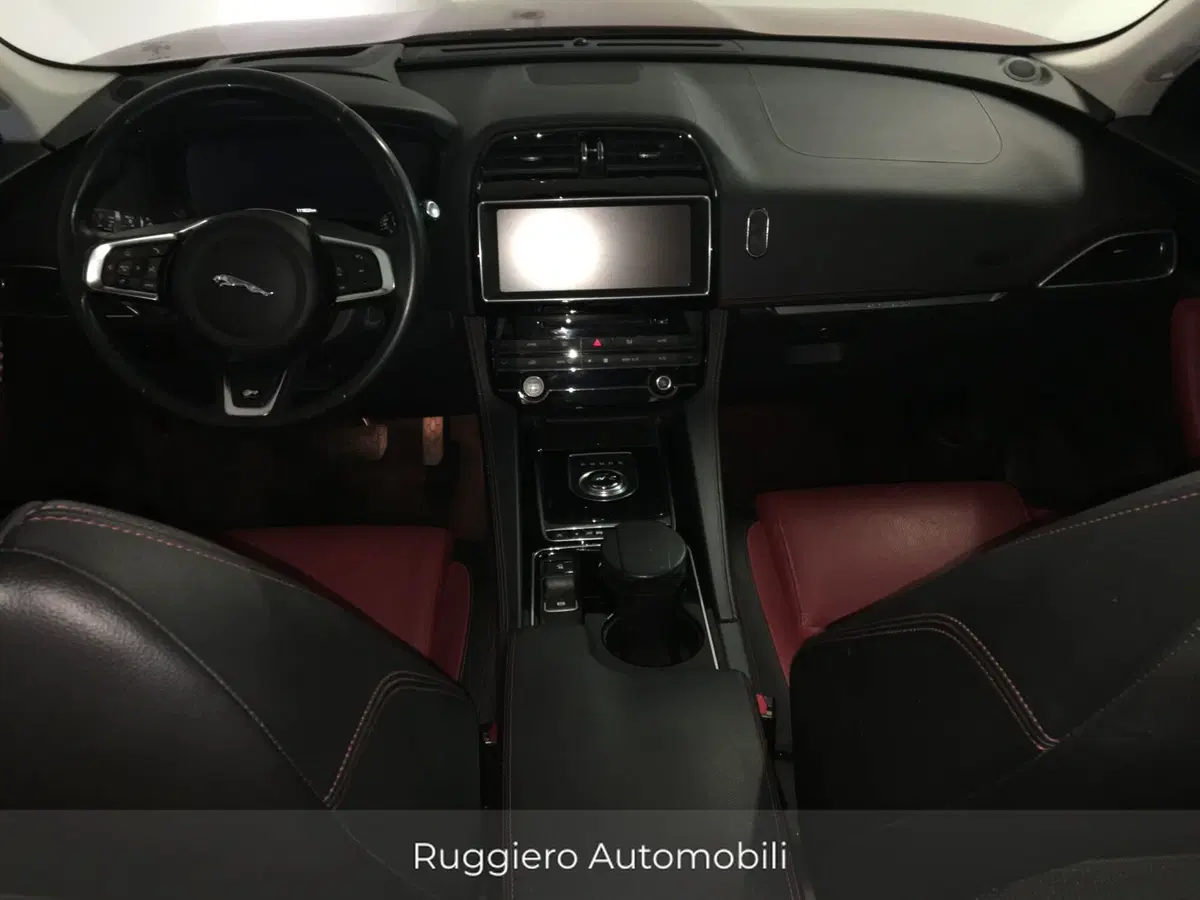 Jaguar F-Pace usata a Catanzaro (10)