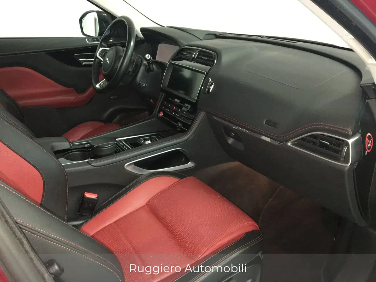 Jaguar F-Pace usata a Catanzaro (13)