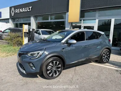 Renault Captur Full Hybrid E-Tech 145 CV Techno del 2023 usata a Lissone