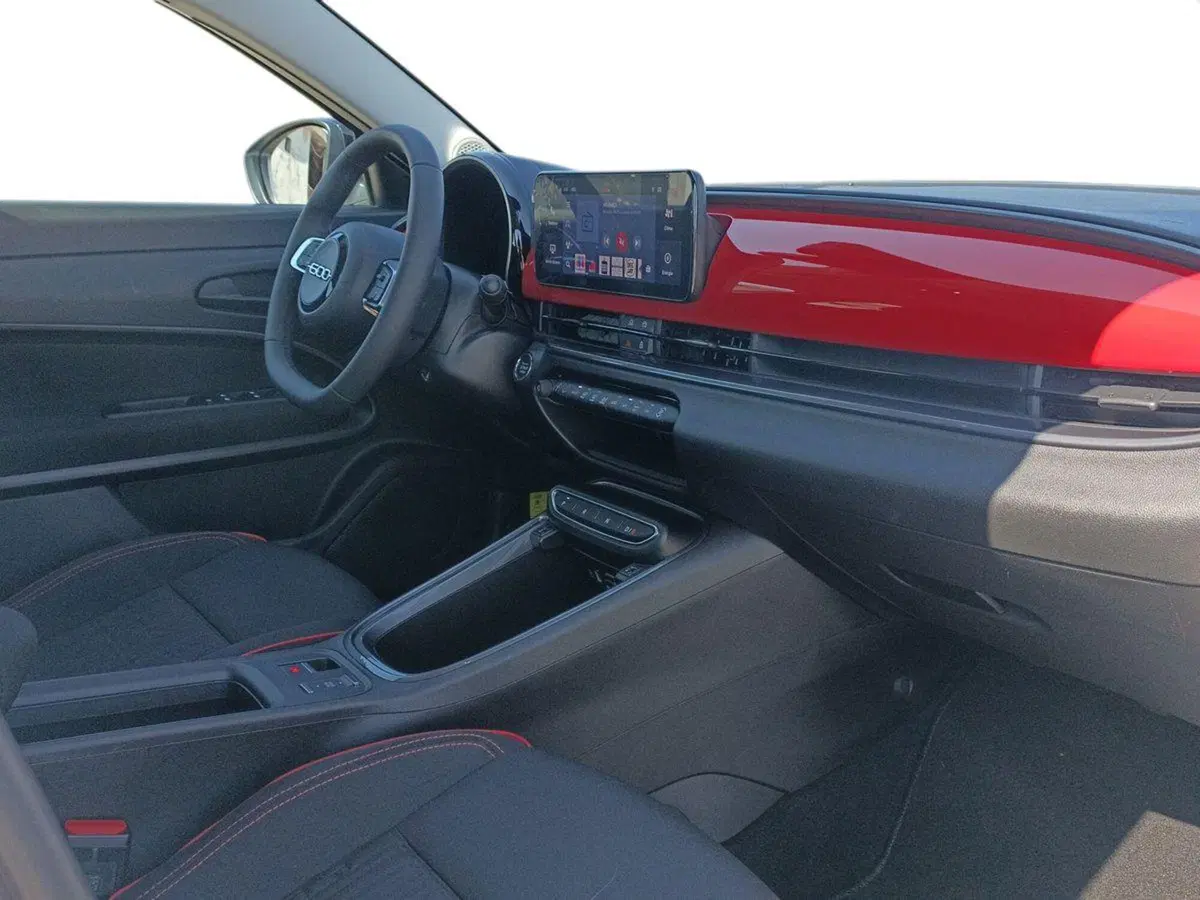 Fiat 600e usata a Bari (9)