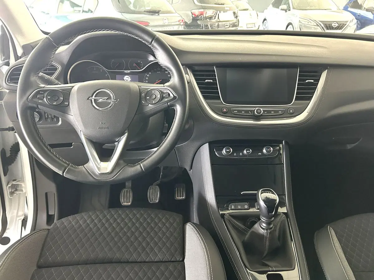 Opel Grandland X usata a Ferrara (11)