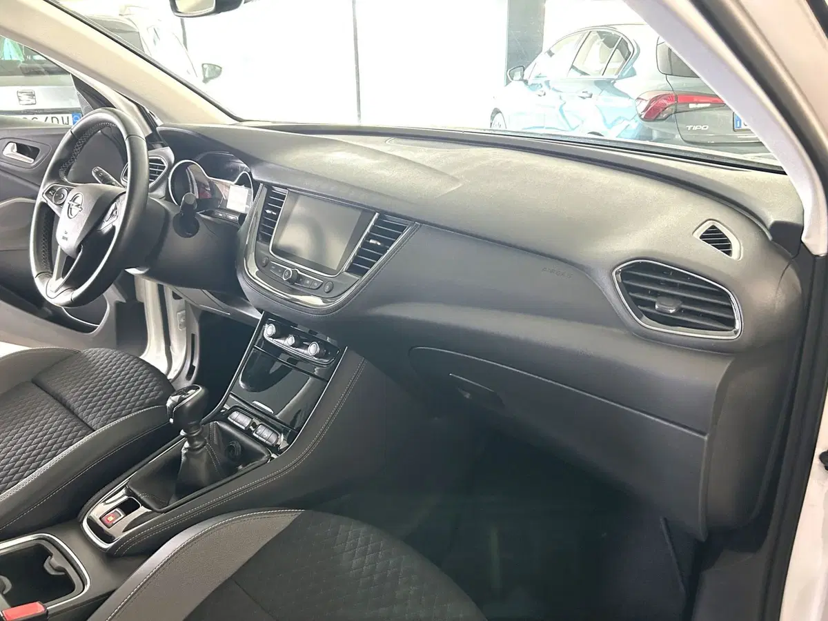 Opel Grandland X usata a Ferrara (12)