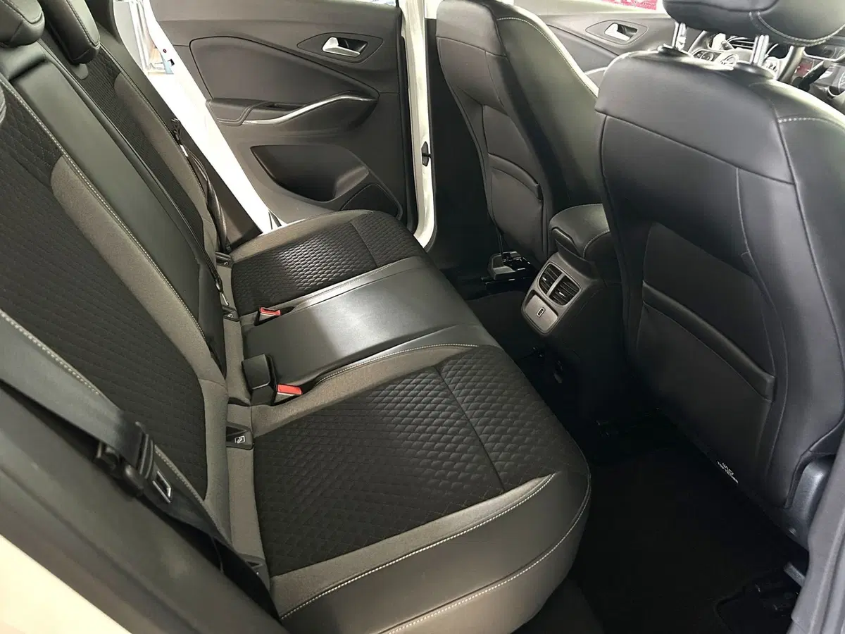 Opel Grandland X usata a Ferrara (13)