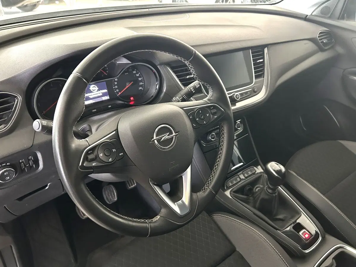 Opel Grandland X usata a Ferrara (9)