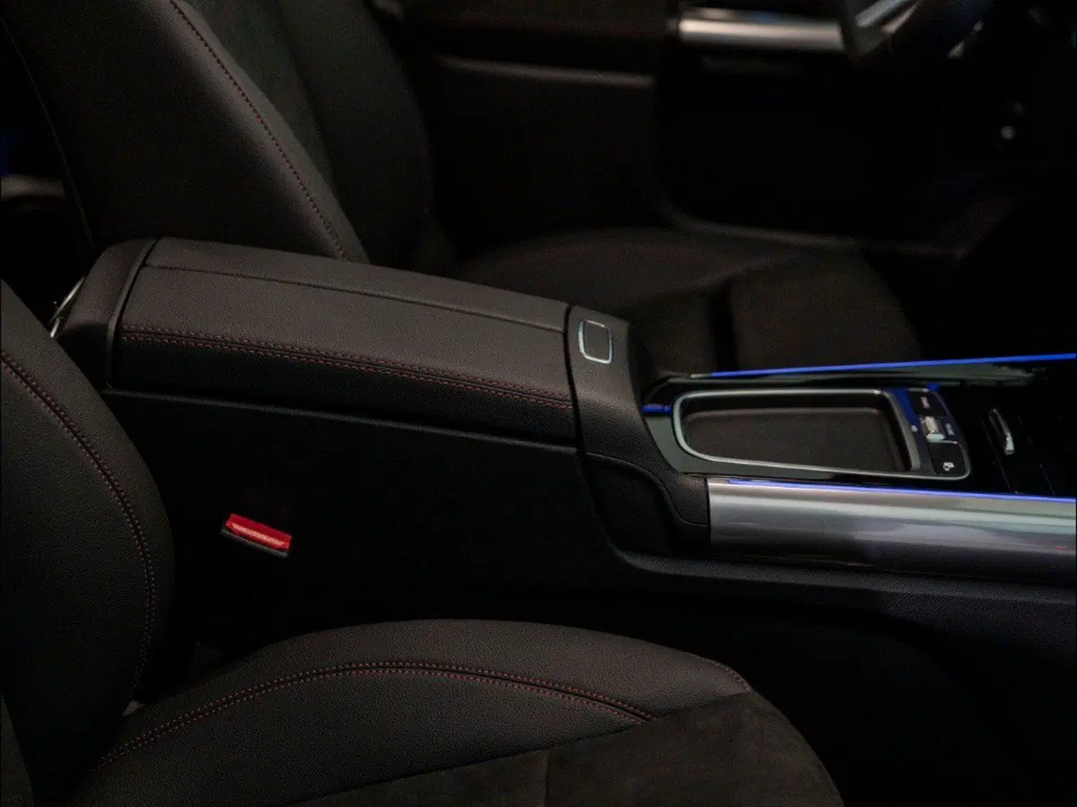 Mercedes-Benz GLA SUV nuova a Macerata (11)