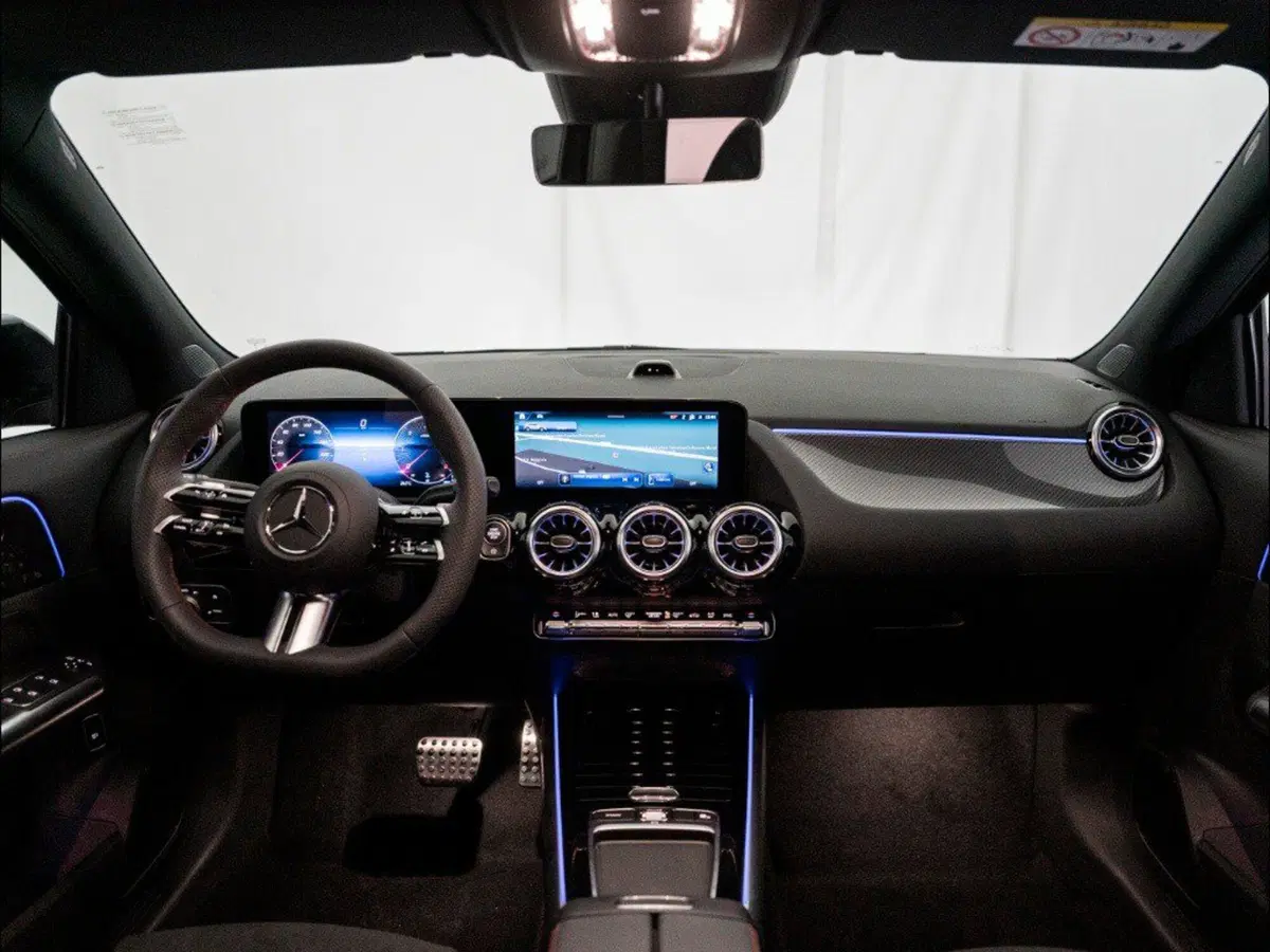 Mercedes-Benz GLA SUV nuova a Macerata (19)