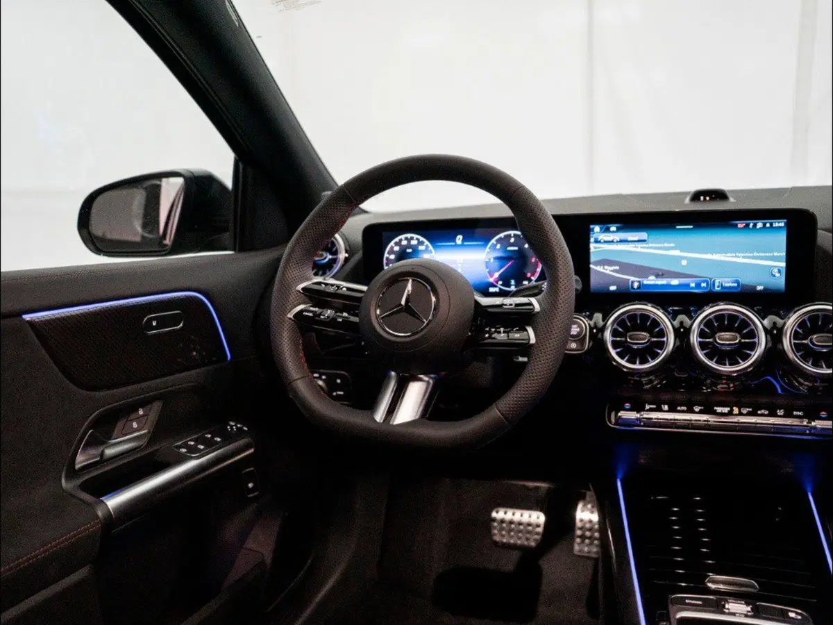 Mercedes-Benz GLA SUV nuova a Macerata (20)