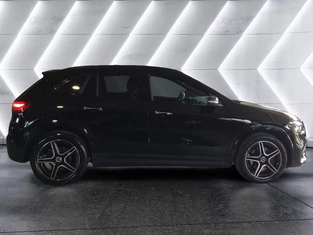 Mercedes-Benz GLA SUV usata a Caserta (4)