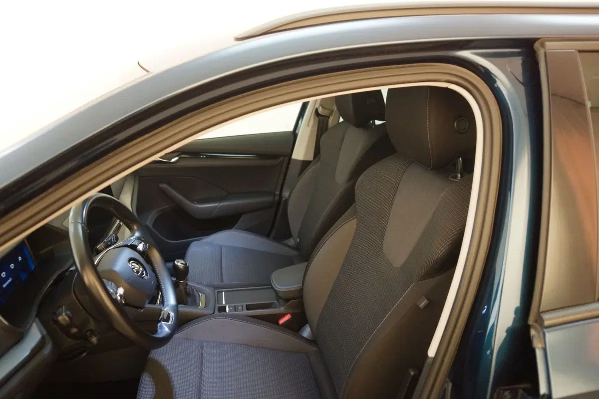 Skoda Octavia Station Wagon usata a Torino (9)