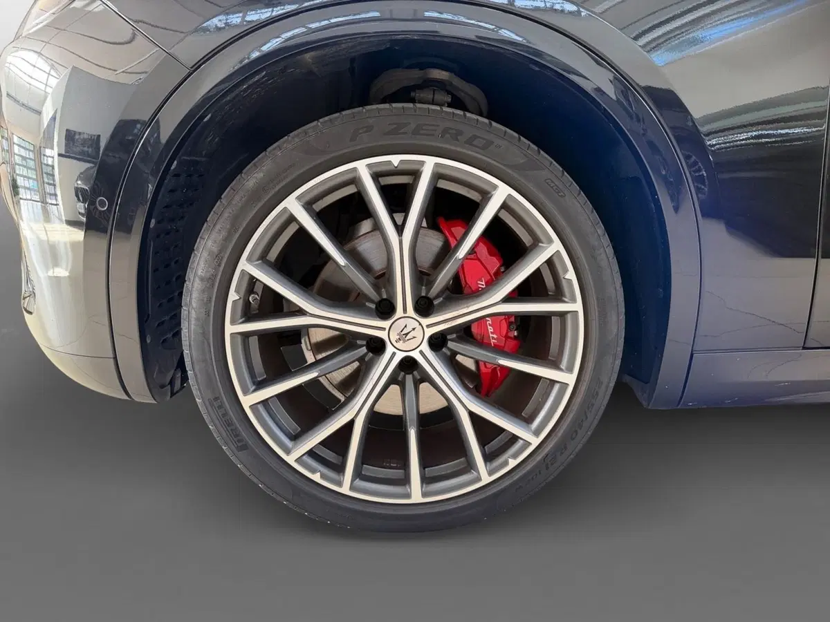 Maserati Grecale usata a Bari (10)
