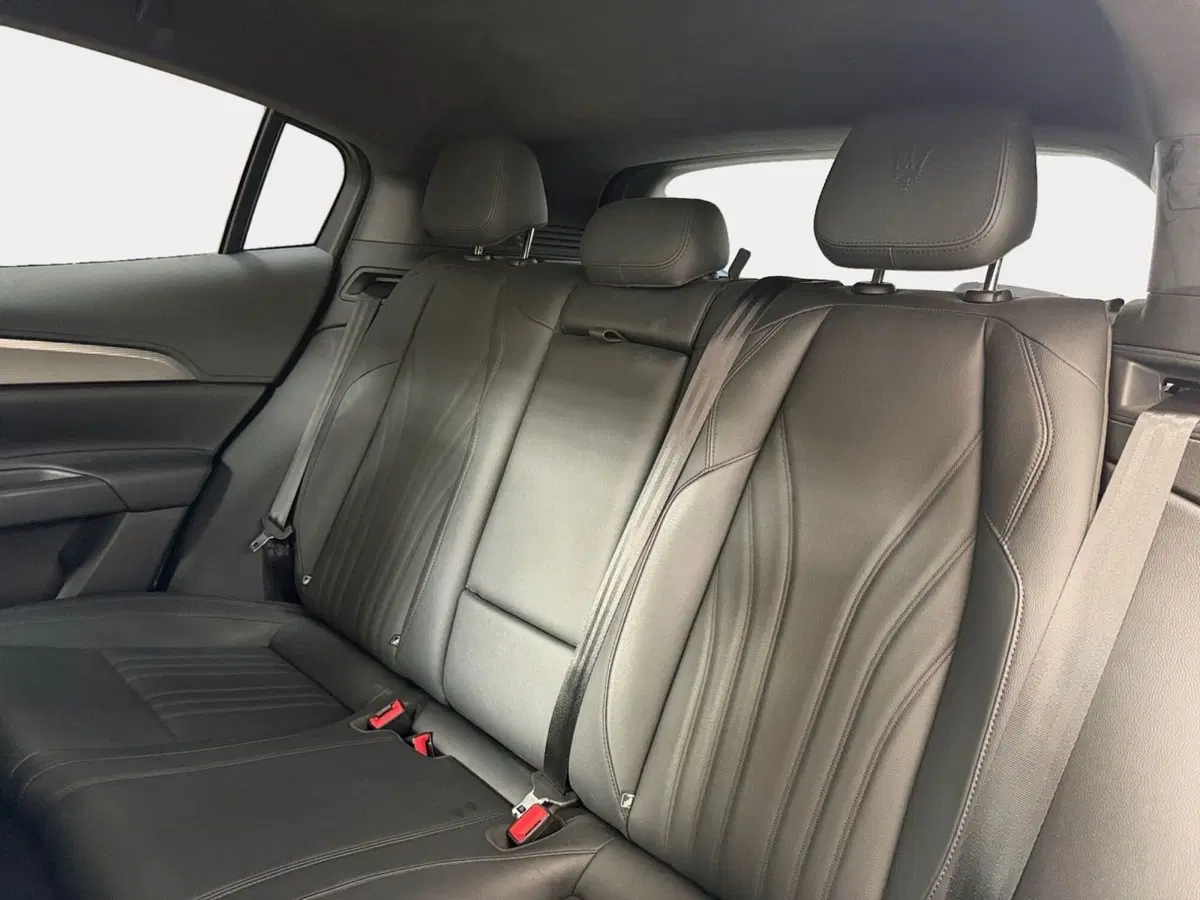 Maserati Grecale usata a Bari (16)