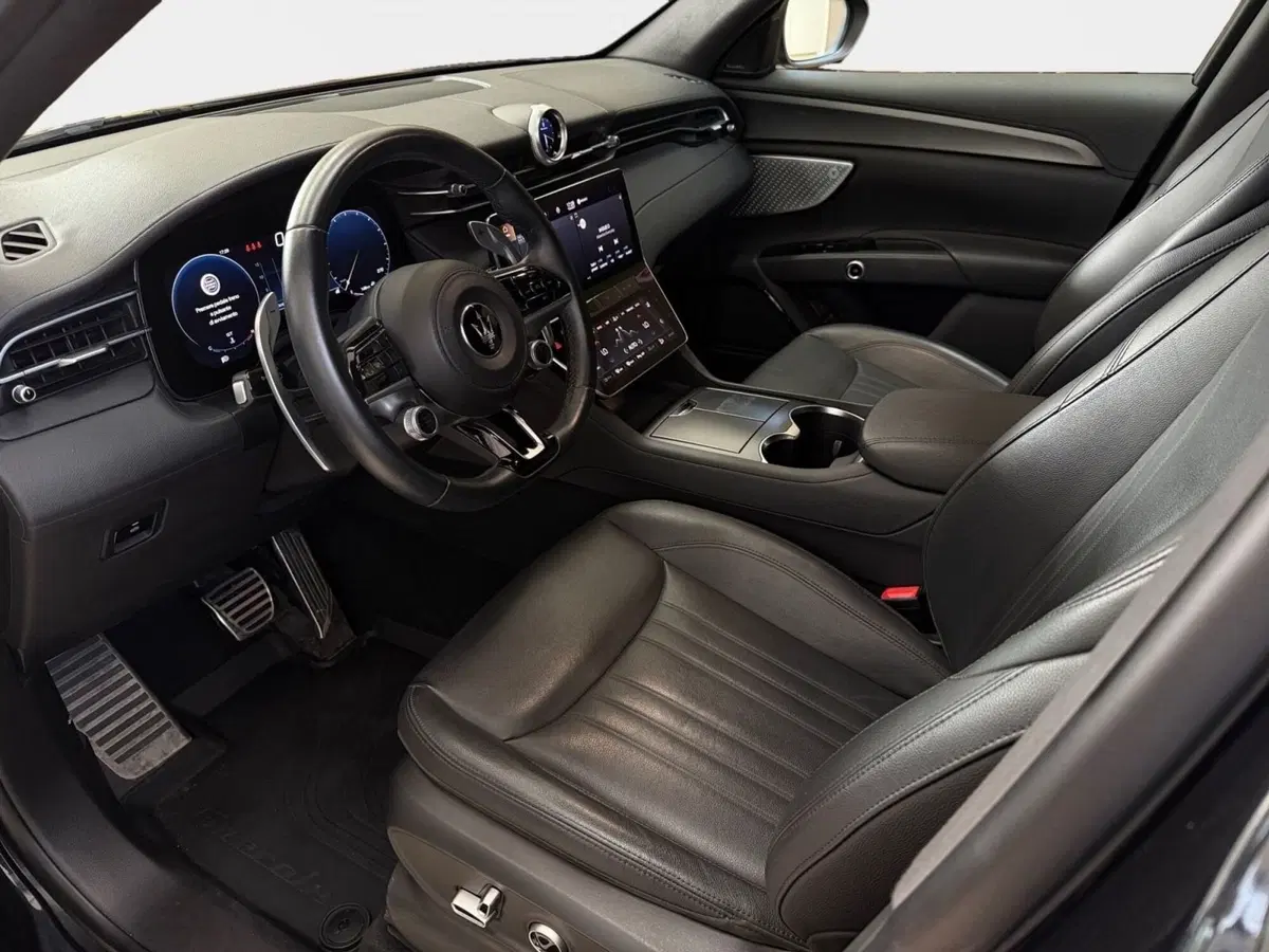 Maserati Grecale usata a Bari (2)