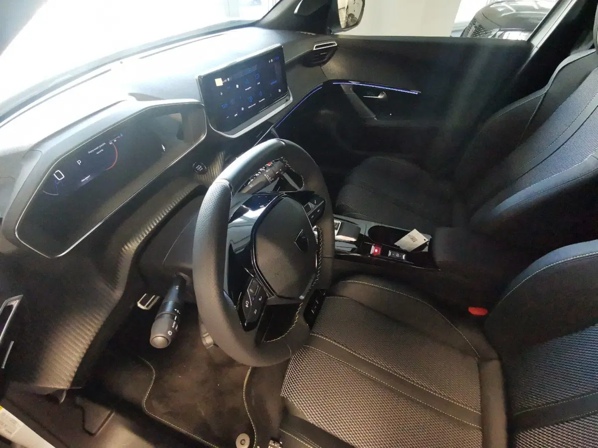 Peugeot 2008 nuova a Taranto (10)