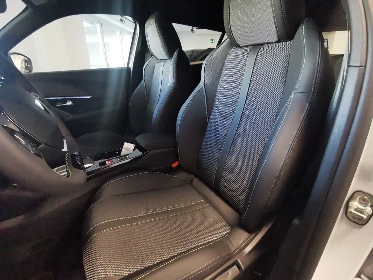 Peugeot 2008 nuova a Taranto (11)