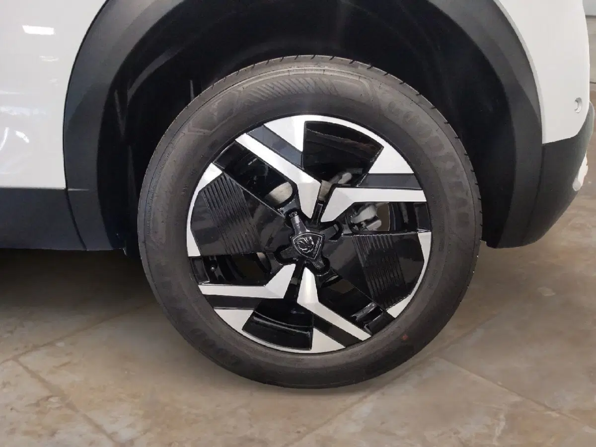 Peugeot 2008 nuova a Taranto (8)