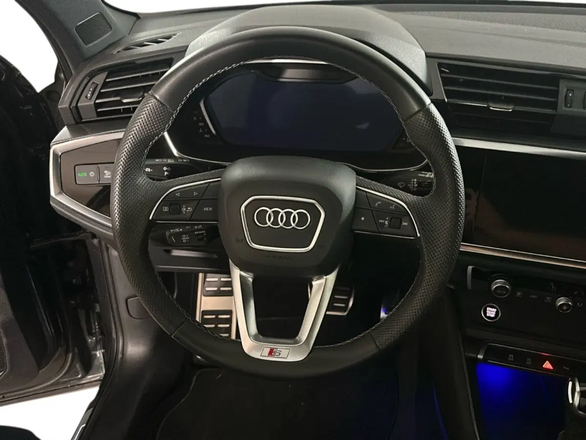 Audi Q3 Sportback usata a Napoli (10)