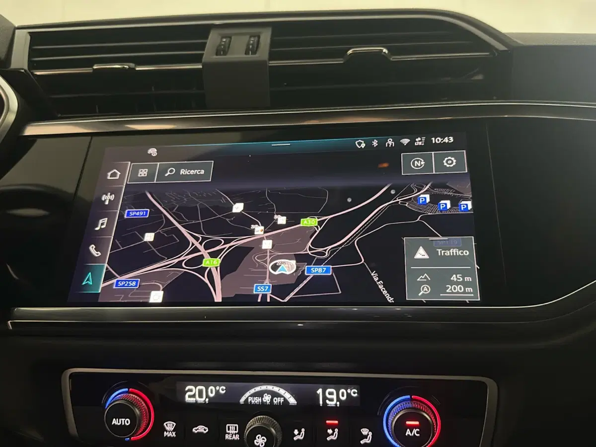 Audi Q3 Sportback usata a Napoli (13)