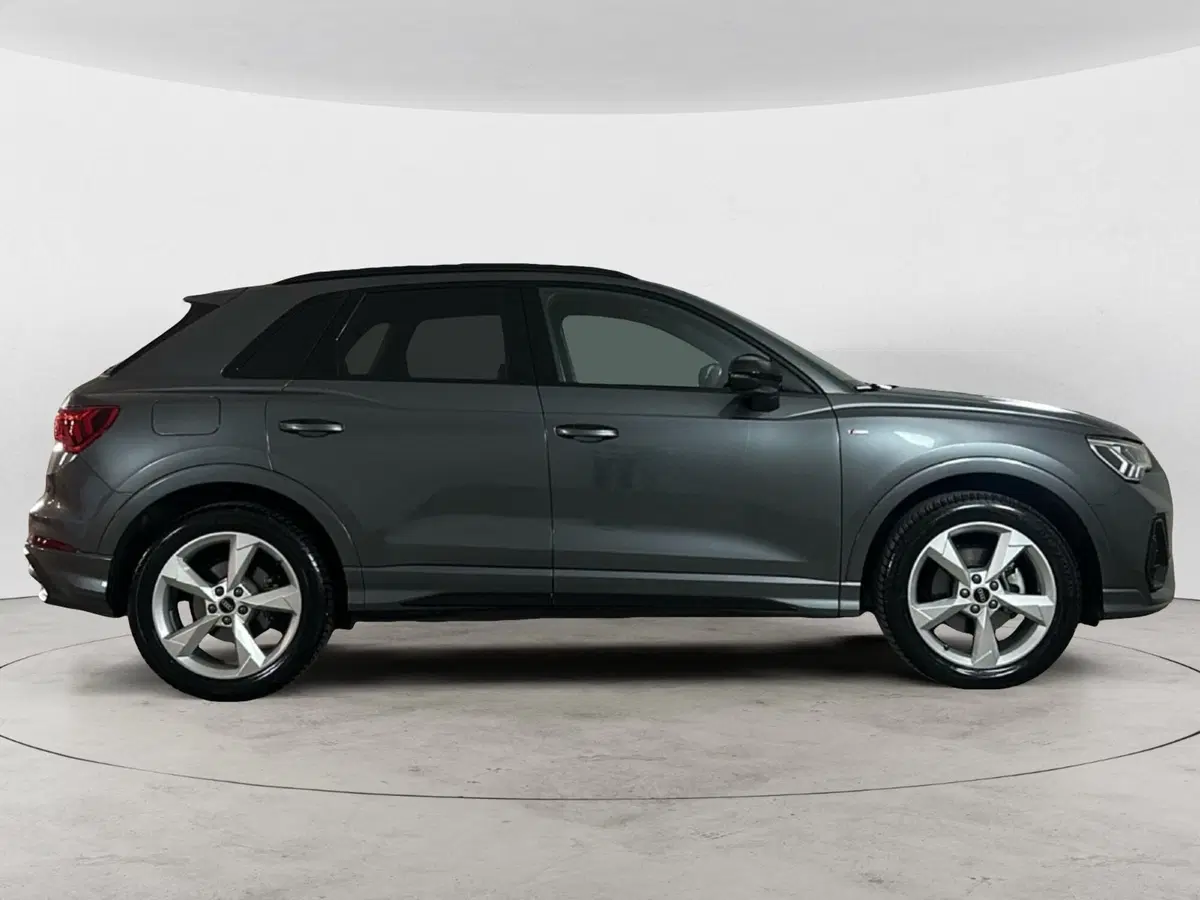Audi Q3 Sportback usata a Napoli (3)