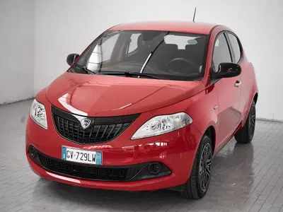 Lancia Ypsilon 1.0 FireFly 5 porte S&amp;S Hybrid Ecochic A. Ferretti del 2024 usata a Prato