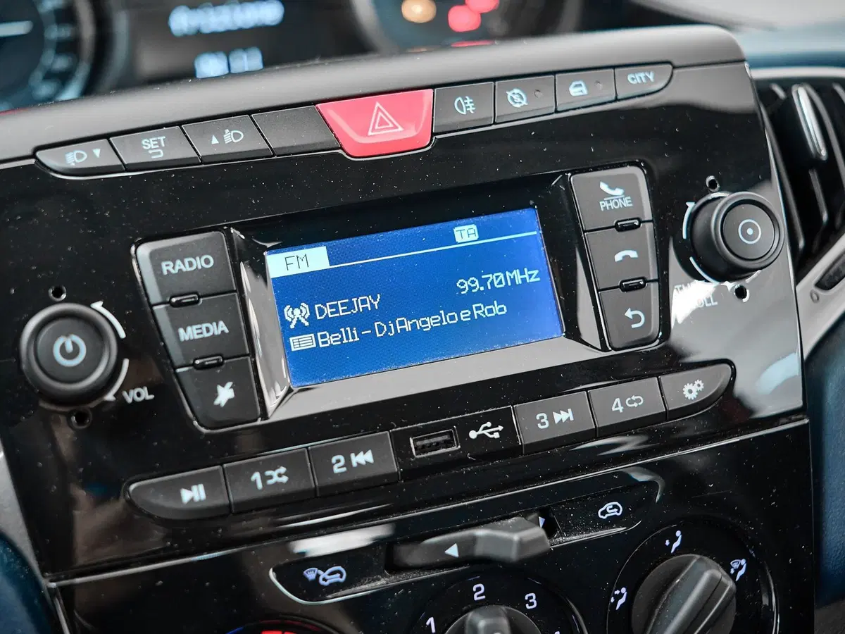 Lancia Ypsilon usata a Prato (16)