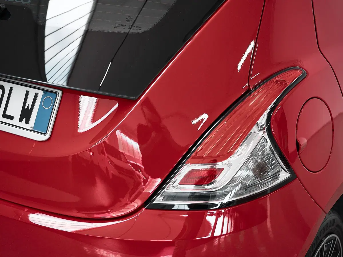 Lancia Ypsilon usata a Prato (7)
