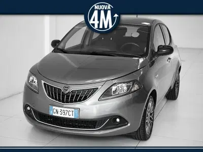 Lancia Ypsilon 1.0 FireFly 5 porte S&amp;S Hybrid Ecochic Gold del 2023 usata a Prato