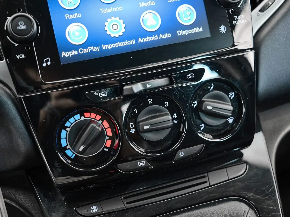 Lancia Ypsilon usata a Prato (16)