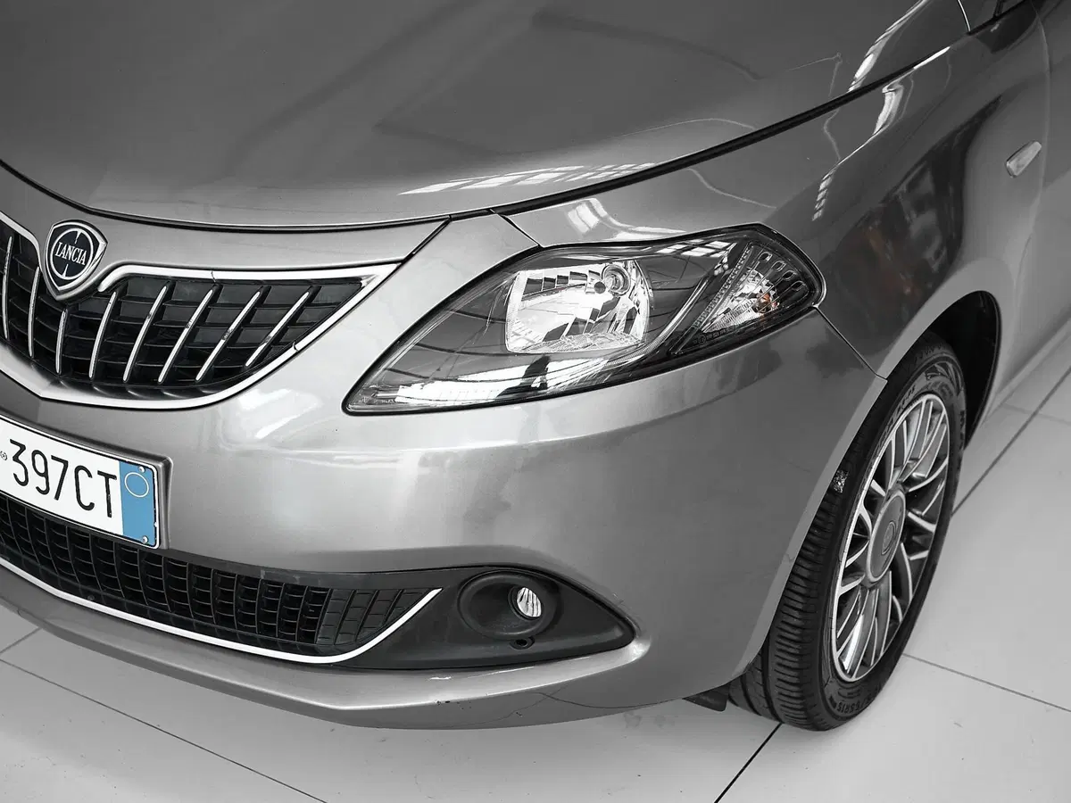 Lancia Ypsilon usata a Prato (5)