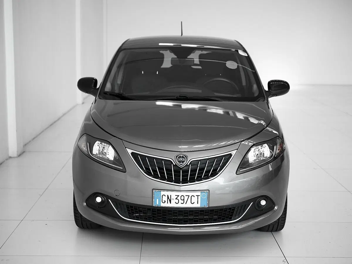 Lancia Ypsilon usata a Prato (6)