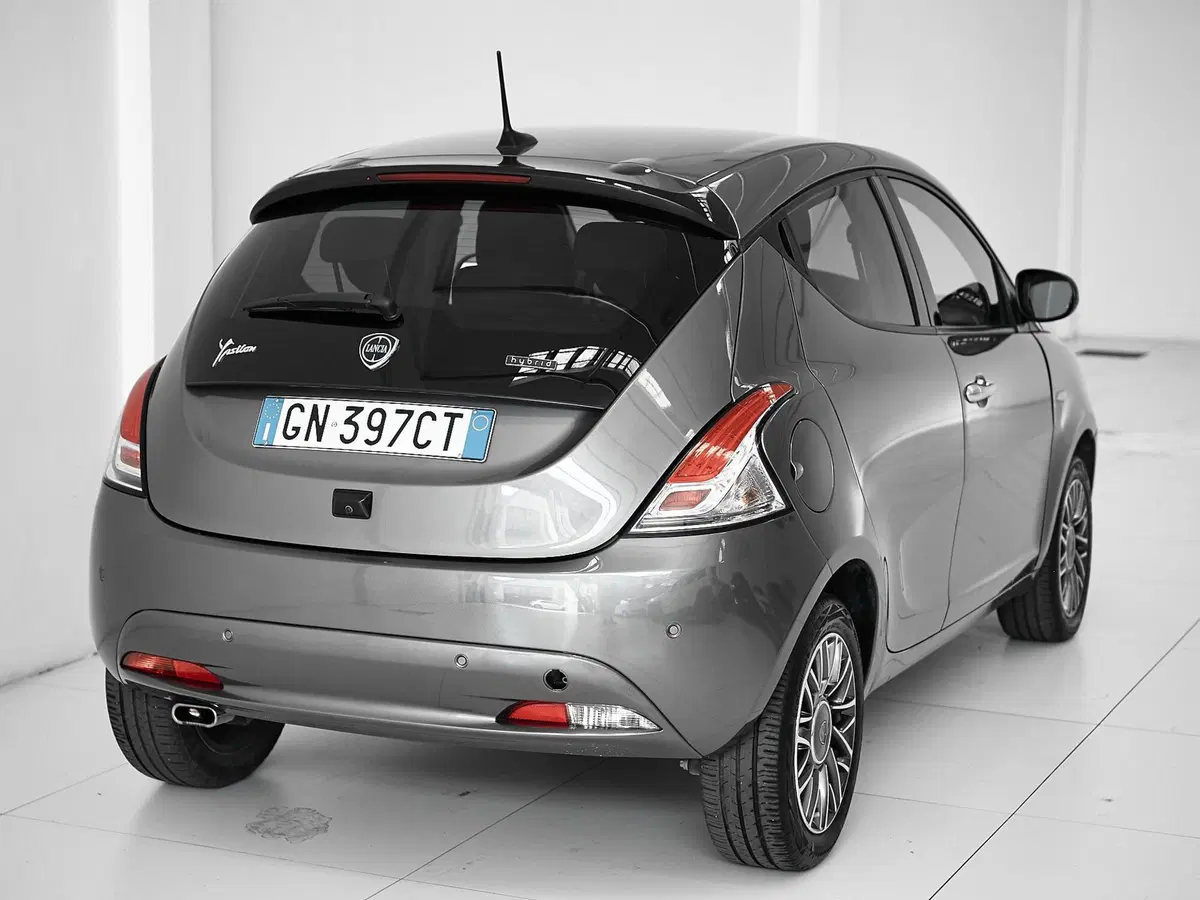 Lancia Ypsilon usata a Prato (8)