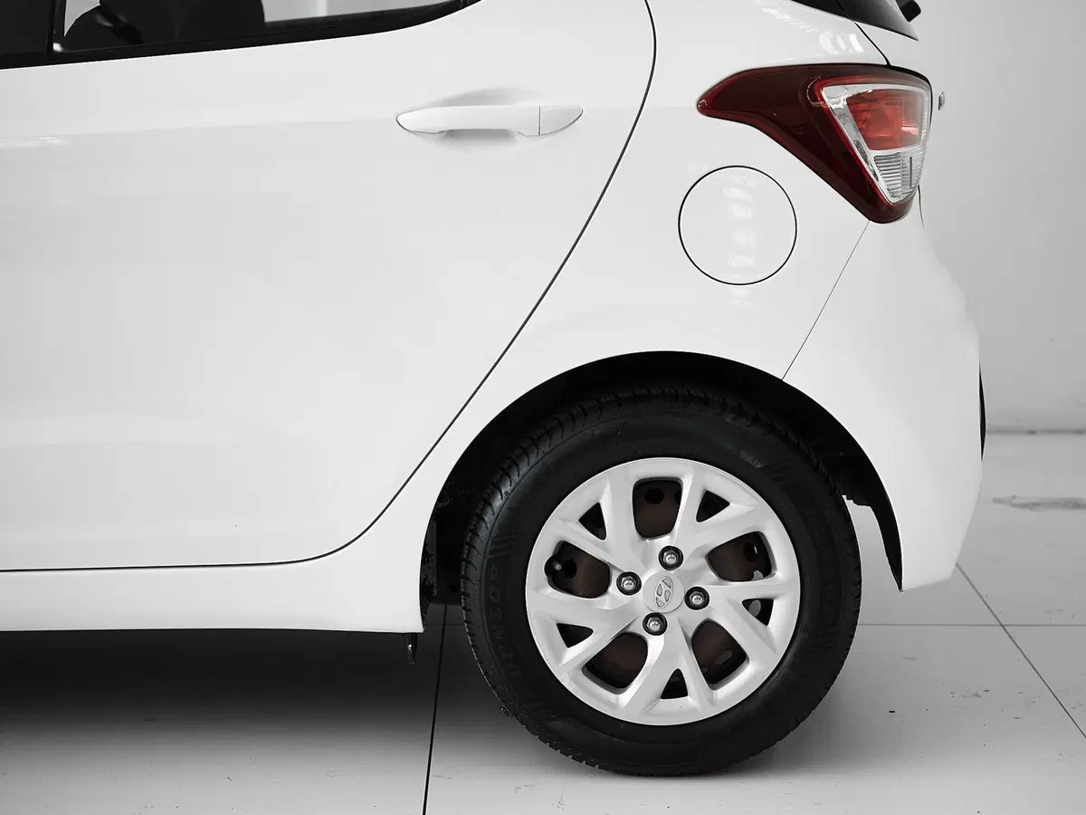 Hyundai i10 usata a Prato (6)