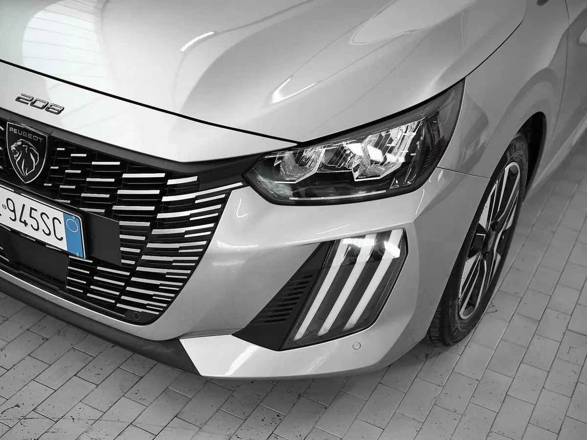 Peugeot 208 usata a Prato (5)