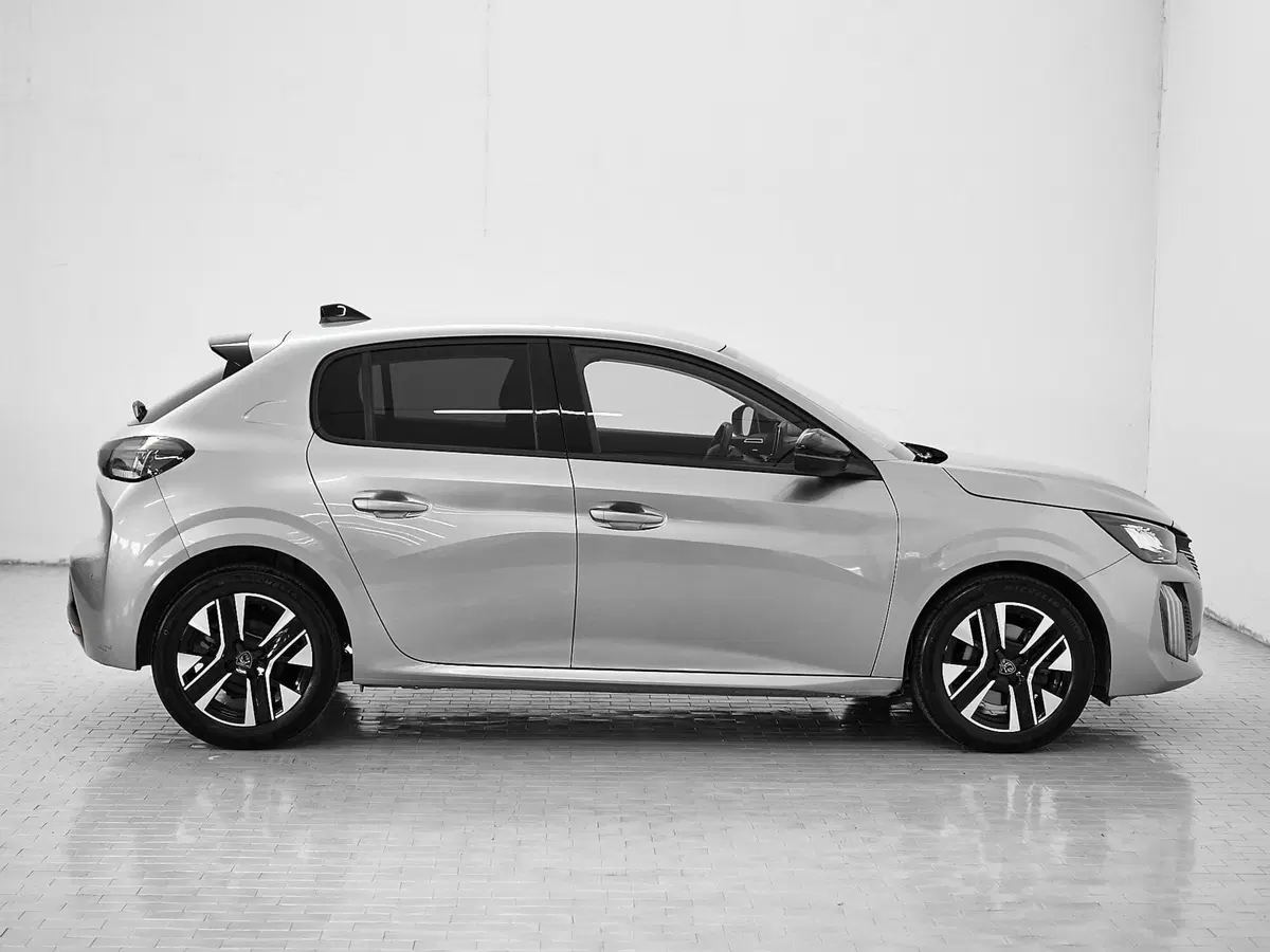 Peugeot 208 usata a Prato (6)