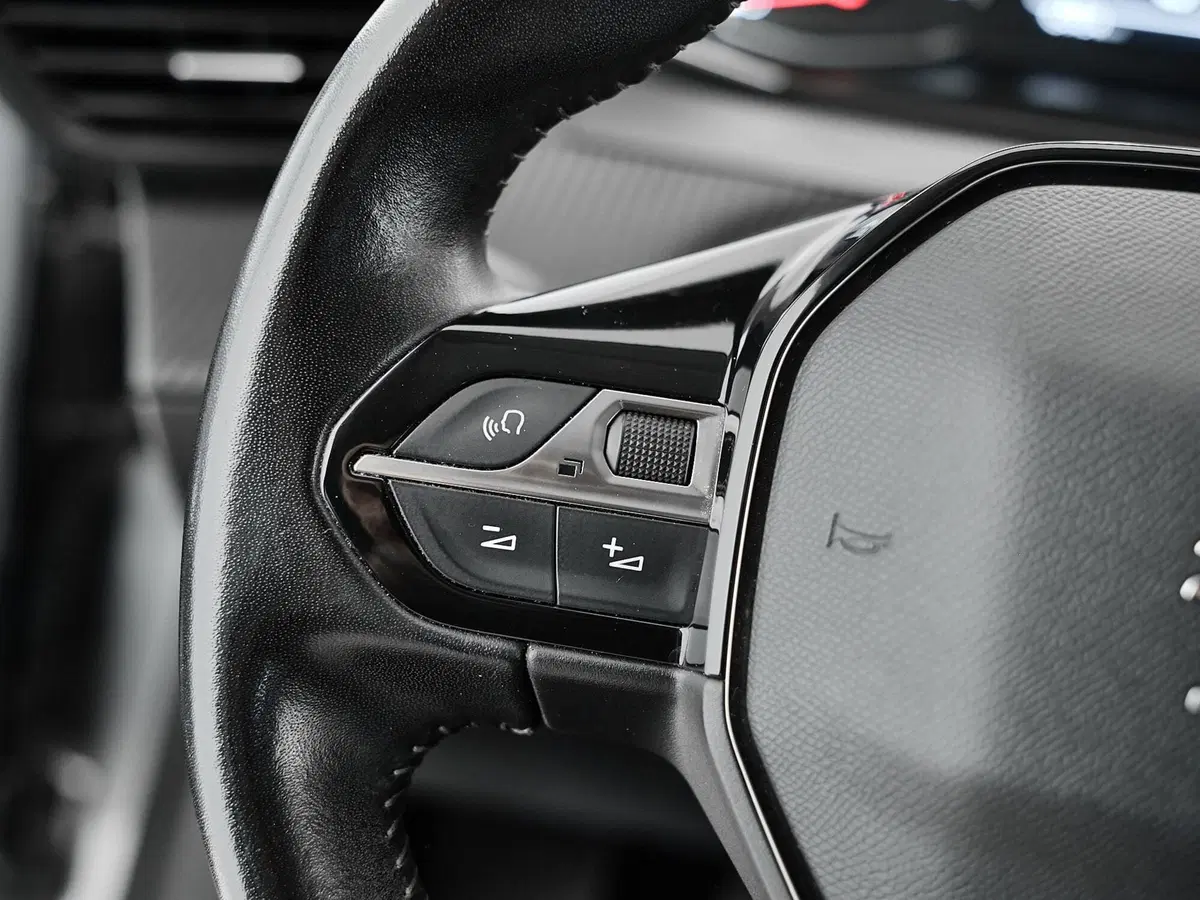 Peugeot 208 usata a Prato (10)
