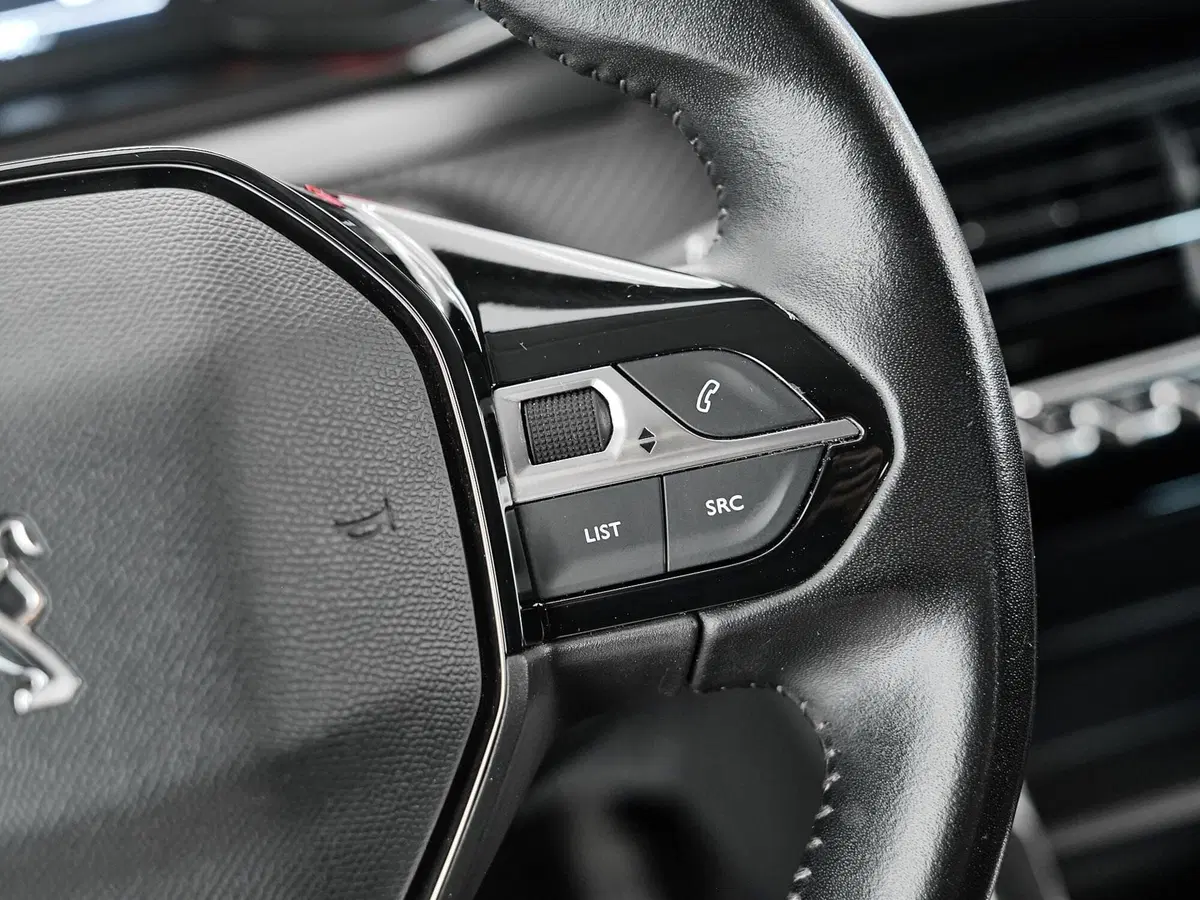 Peugeot 208 usata a Prato (11)