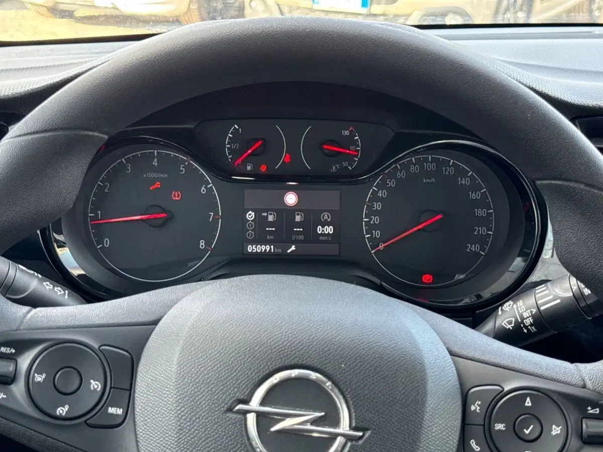 Opel Corsa usata a Palermo (8)