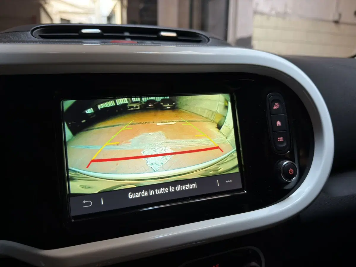 Renault Twingo usata a Milano (12)