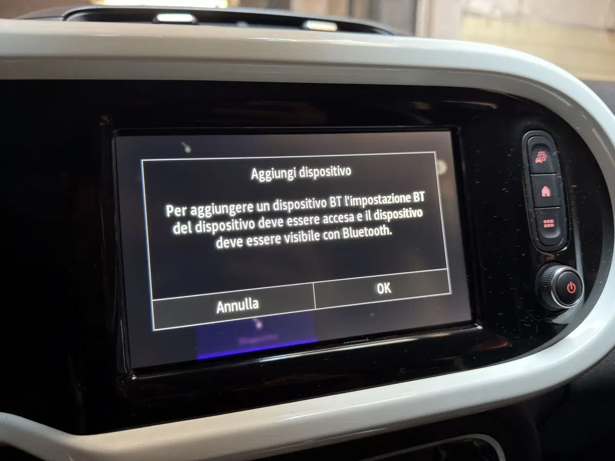 Renault Twingo usata a Milano (13)