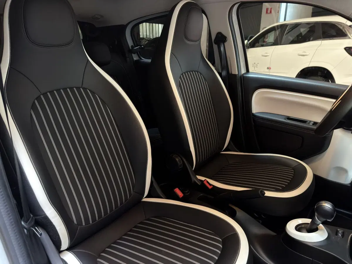 Renault Twingo usata a Milano (17)