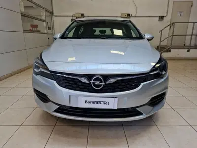 Opel Astra 1.2 Turbo 110 CV S&amp;S 5 porte Business Elegance del 2020 usata a Saronno