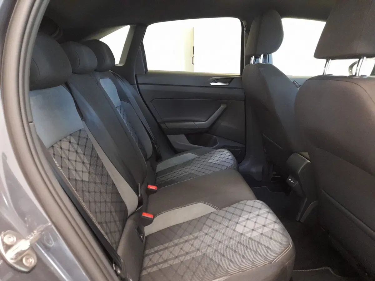 Volkswagen Taigo usata a Bologna (19)