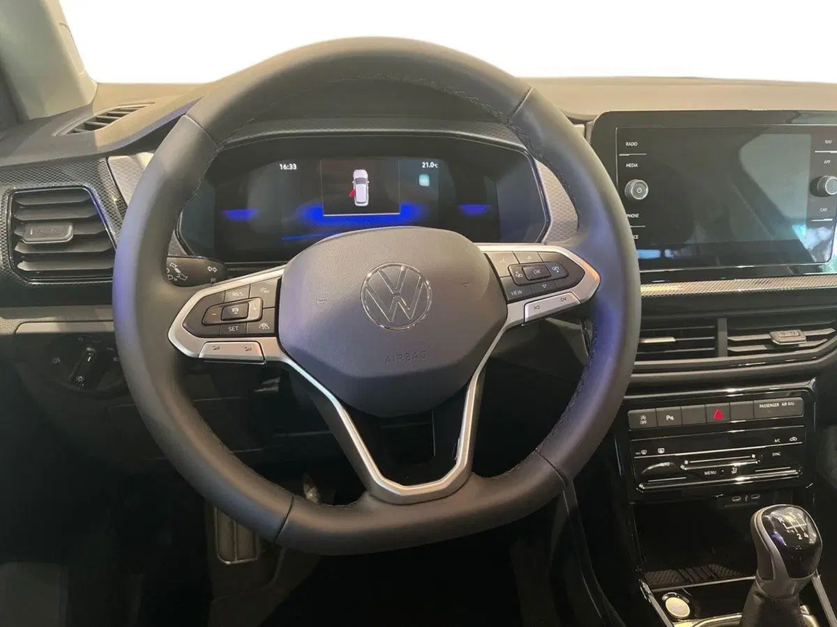 Volkswagen T-Cross nuova a Prato (10)