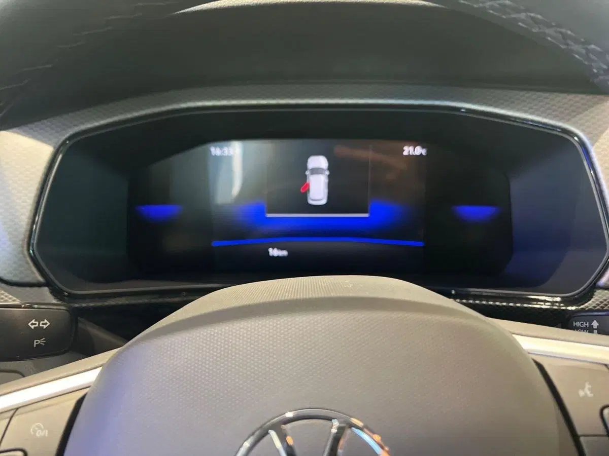 Volkswagen T-Cross nuova a Prato (13)