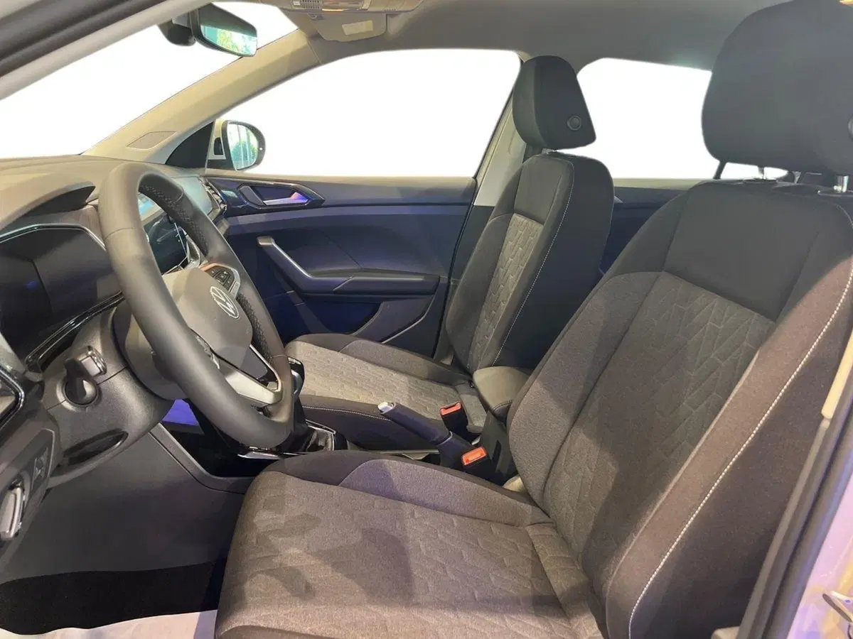 Volkswagen T-Cross nuova a Prato (9)