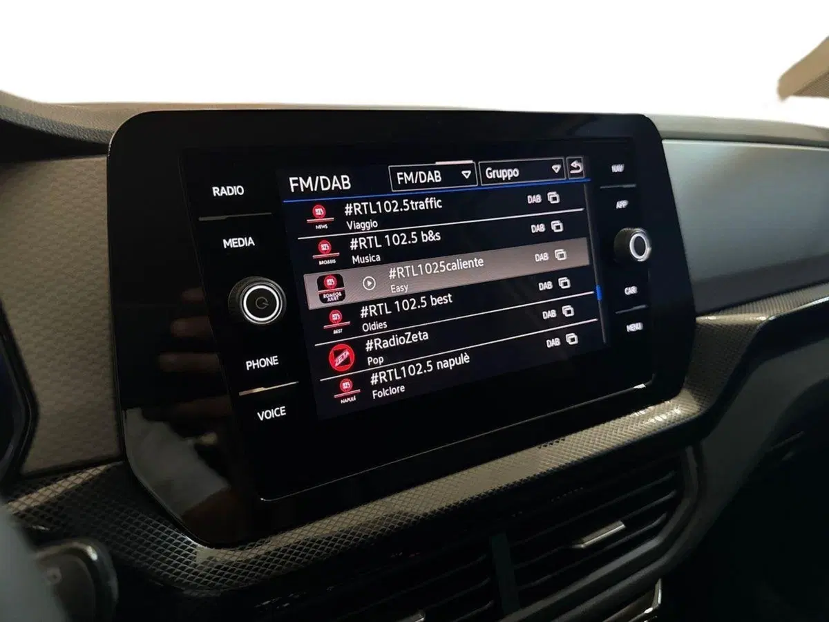 Volkswagen T-Cross nuova a Prato (14)